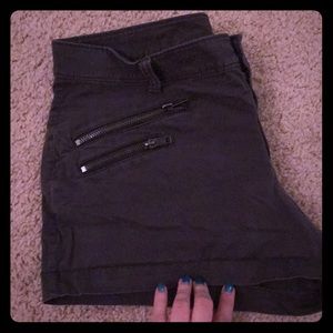 Zippered Pocket Gray Shorts